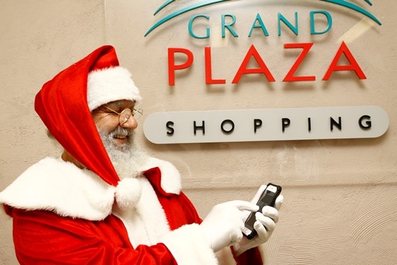 Papai Noel é o porta-voz do Grand Plaza nas redes sociais