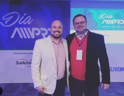 Dia Ampro em Floripa reúne profissionais do Sul do Brasil