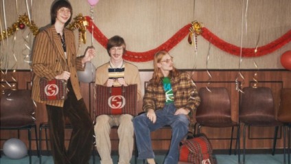 Gucci recria anos 1990 em campanha de Natal