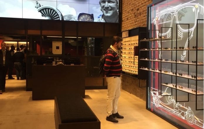Flagship store da Ray Ban reúne história e serviços diferenciados Flagship store da Ray Ban reúne história e serviços diferenciados