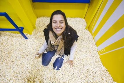 Mercado Livre tem piscina de pipocas no Shell Open Air