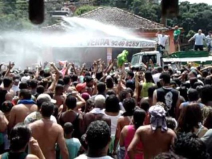 Bairros de Petrópolis terão eventos carnavalescos