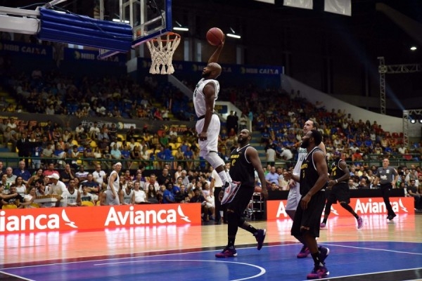 Penalty e atletas do NBB criam bola para o Jogo das Estrelas