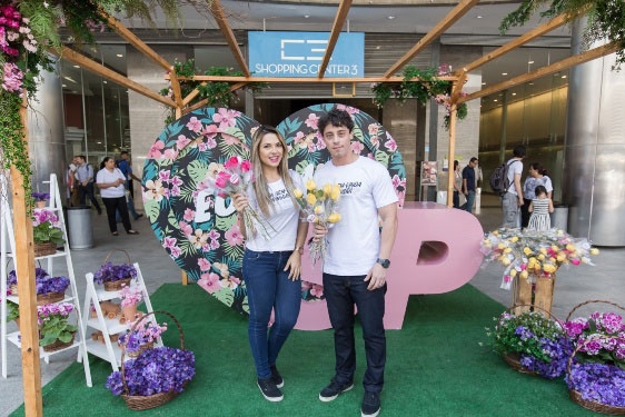 Distribuição de flores marca a Primavera no Center 3