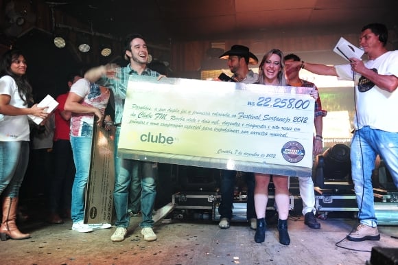 Dupla Beatriz&Gabriel é vencedora do Festival da Clube FM 