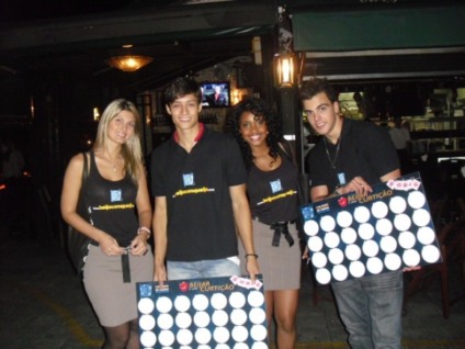Beijocomqueijo distribui “selinhos” em SP e RJ