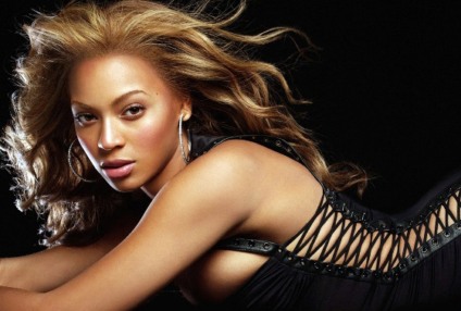 Beyonce Knowles; April 2003 No Tabloids! Photo by: Tracy Bayne_Shooting StarЄ