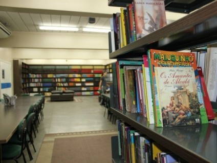 Biblioteca Volante leva informação às ruas de Manaus