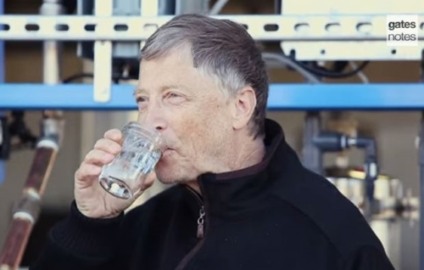 Máquina de Bill Gates transforma fezes em água potável