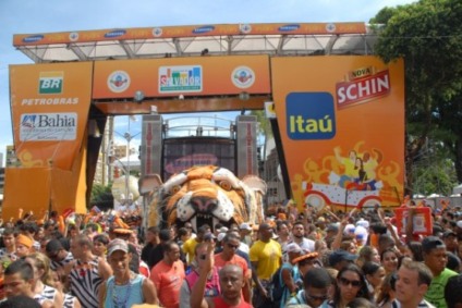 Itaú com ações promocionais no Bloco Coruja
