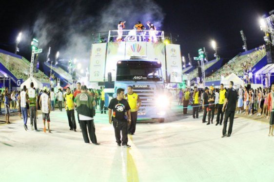 Segunda noite do Boi Manaus movimenta o Sambódromo