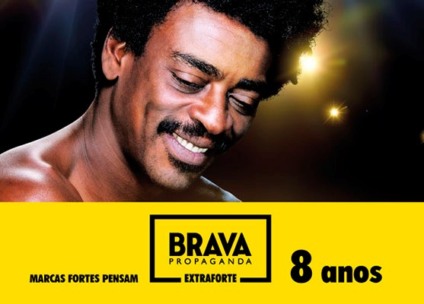 Brava comemora oito anos com show de Seu Jorge
