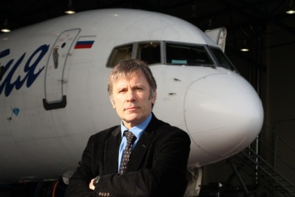 Bruce Dickinson anuncia avião com nome de música