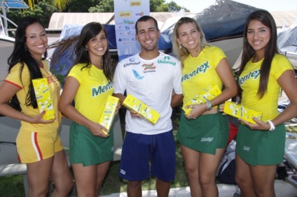 Esportes náuticos e Mentex na Praia de Camburi