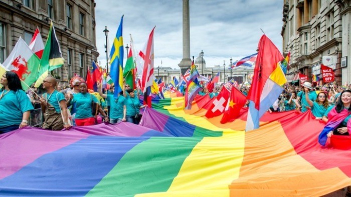 budweiser parada lgbtq+ londres