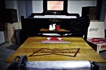 Budweiser presenteia o "motorista da vez" 