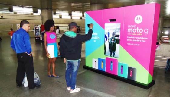 Motorola ativa o Moto G nos metrôs de São Paulo Motorola ativa o Moto G nos metrôs de São Paulo