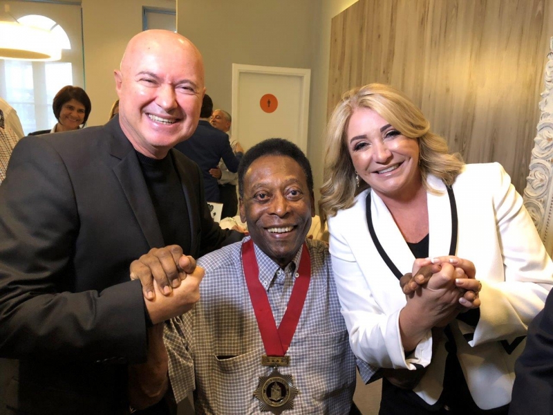 Rei Pelé recebe o título Honoris Causa da Unimes