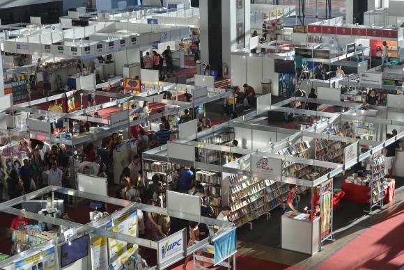 Pátio Brasil recebe a Feira do Livro de Brasília