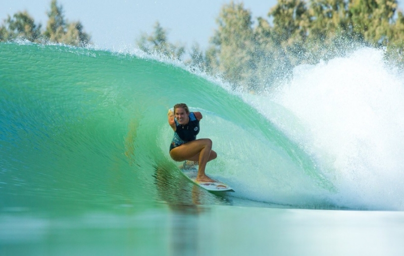 Liga Mundial de Surfe reativa e amplia parceria global com Airbnb