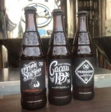 Lançamento de vídeo mostra a produção das novas garrafas da cervejaria Lançamento de vídeo mostra a produção das novas garrafas da cervejaria