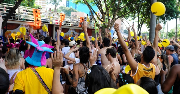 Caixa e Skol patrocinam o carnaval de rua de SP