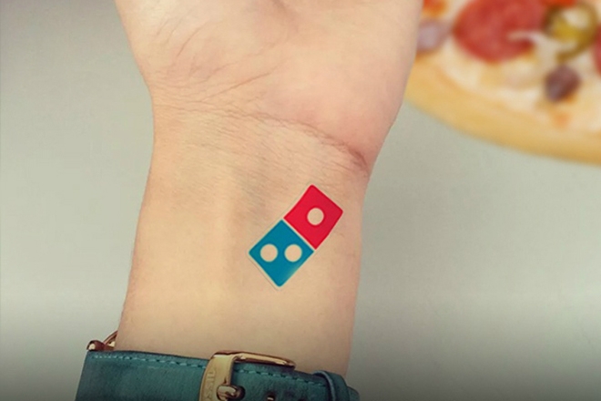 Logo tatuada vale pizza grátis