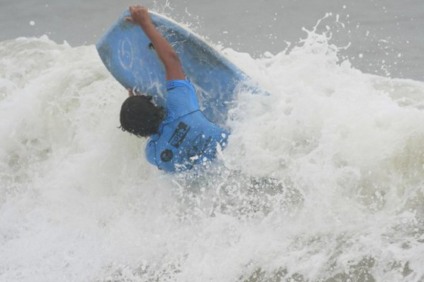 Campeonatos de surf e bodyboarding no Paraná