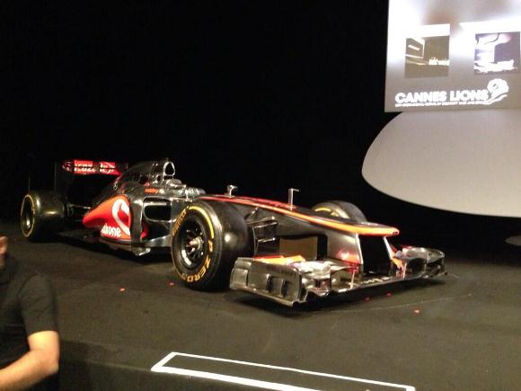 Mc Laren apresenta carro para temporada 2014