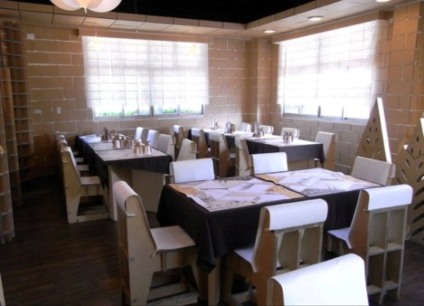 Restaurante em Taiwan todo feito de papelão
