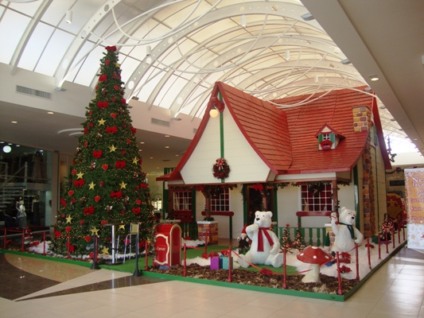 Ajudando quem precisa no Natal do Farol Shopping