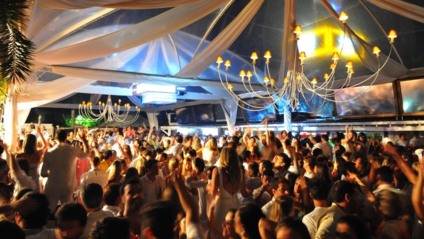 Cafe de La Musique agita o verão em Floripa