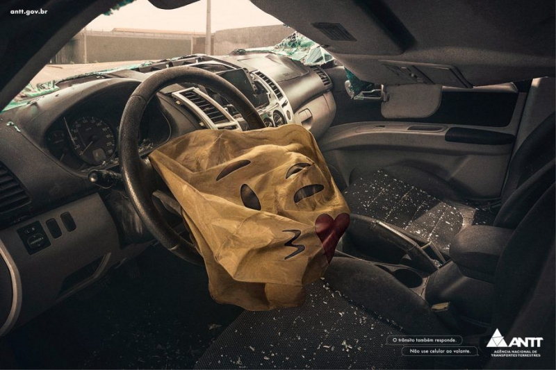 Campanha transforma airbags em emojis