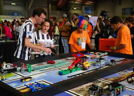 Lego Education participa de torneio de robótica