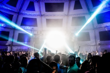 Skol realiza festa secreta em Florianópolis