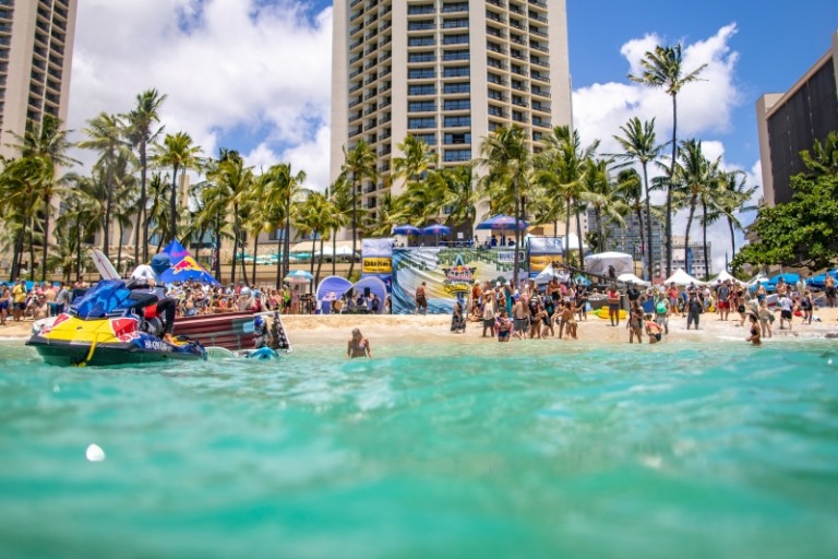 Ação promo de Red Bull garante a festa de verão
