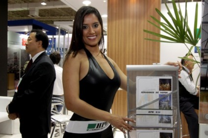 Feira de papel e celulose reúne beleza em SP Feira de papel e celulose reúne beleza em SP