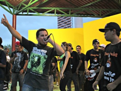 Bandas de rock homenageiam Chorão em Manaus