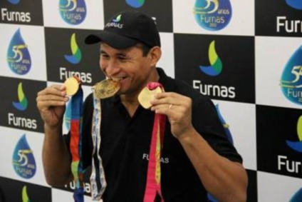 Clodoaldo Silva terá patrocínio de Furnas