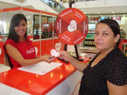 Coca-Cola com estande especial para o Dia das Mães do Buriti