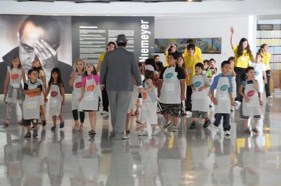 Edição 2014 da Colônia de Férias no Museu Oscar Niemeyer.