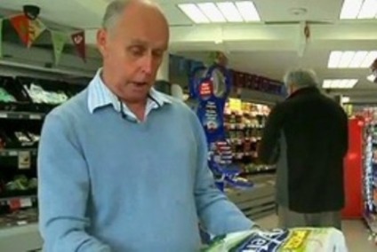 Britânico é "viciado" em ações promocionais