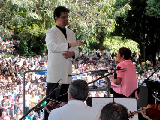 'Concertos' leva milhares ao Parque Municipal