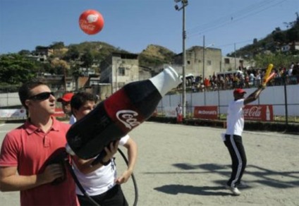 Coca-Cola promove torneio de futebol para comunidades