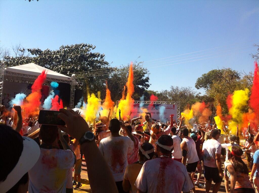 Corrida das Cores agitou as ruas de Goiânia