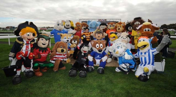 Football League promove corrida de mascotes
