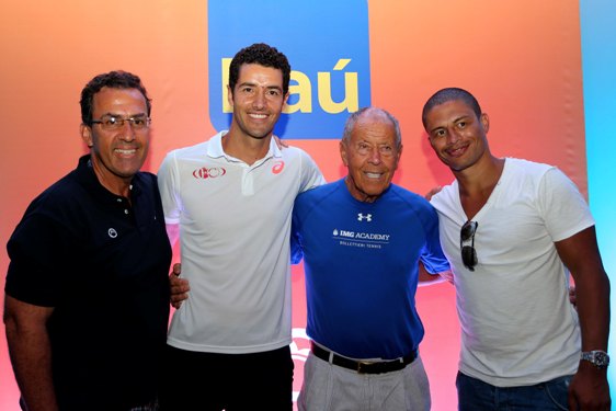 Ricardo Acioly, André Sá, Nick Bollettieri e Alex conheceram nesta quinta-feira, dia 19, no Rio Open, o espaço do Itaú dentro do Corcovado Club