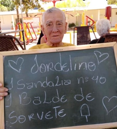 Creme Mel atende pedido de idoso