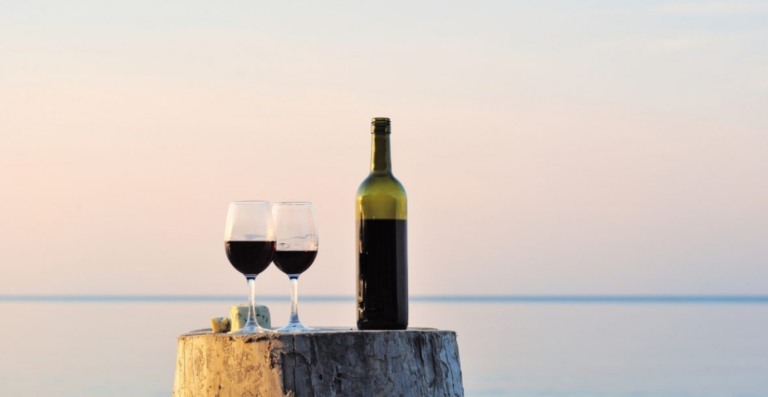 Wine.com.br apresenta promoção de verão "Sunset Wine"
