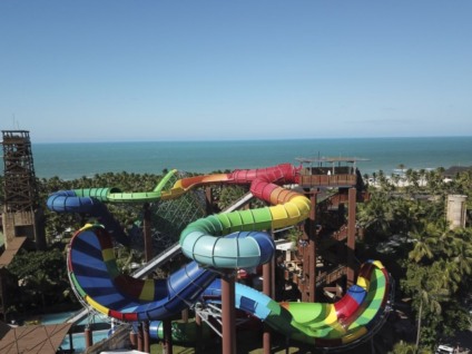 Turista morre ao cair de brinquedo no Beach Park